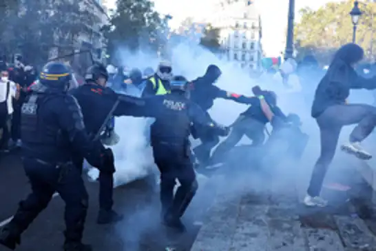 Fransa'da protestolar büyüyor. Öğrencilere yönelik polis müdahalesine soruşturma