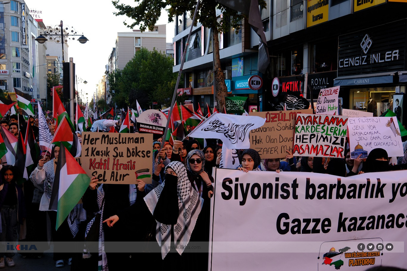 Thousands march in Van to mark third anniversary of Operation Al-Aqsa Flood