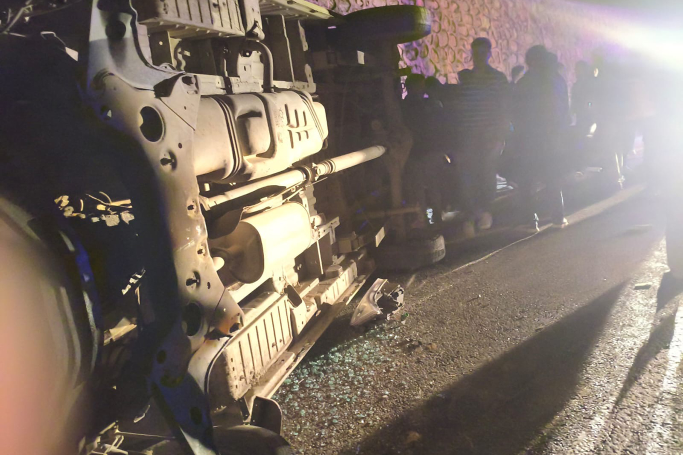 Batman’da minibüs takla attı: 2’si ağır 11 yaralı