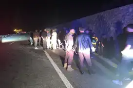 Batman’da minibüs takla attı: 2’si ağır 11 yaralı