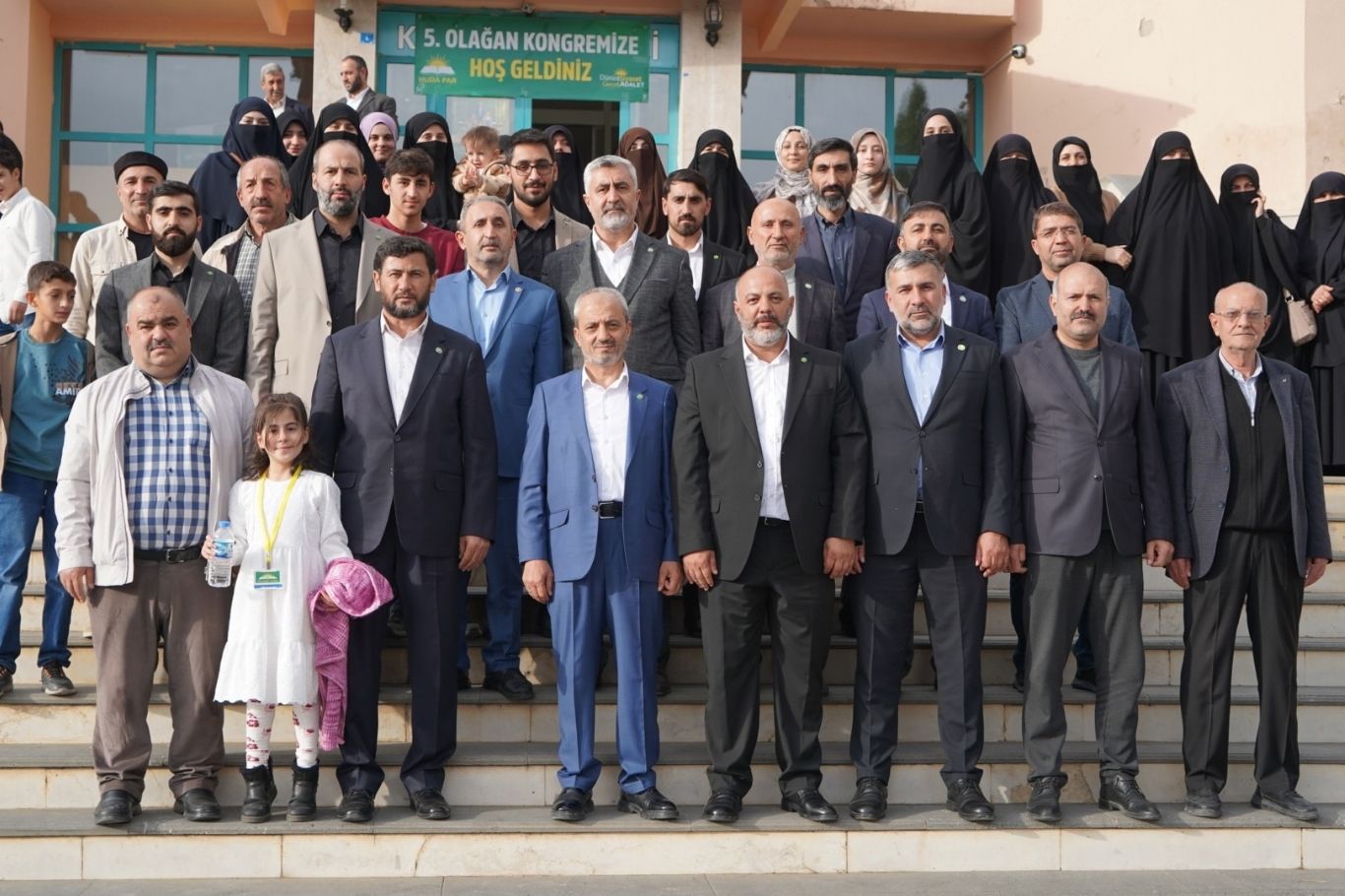 HÜDA PAR Milletvekili Demir: Zenginler fabrika kurmak yerine parasını faize yatırıyor 
