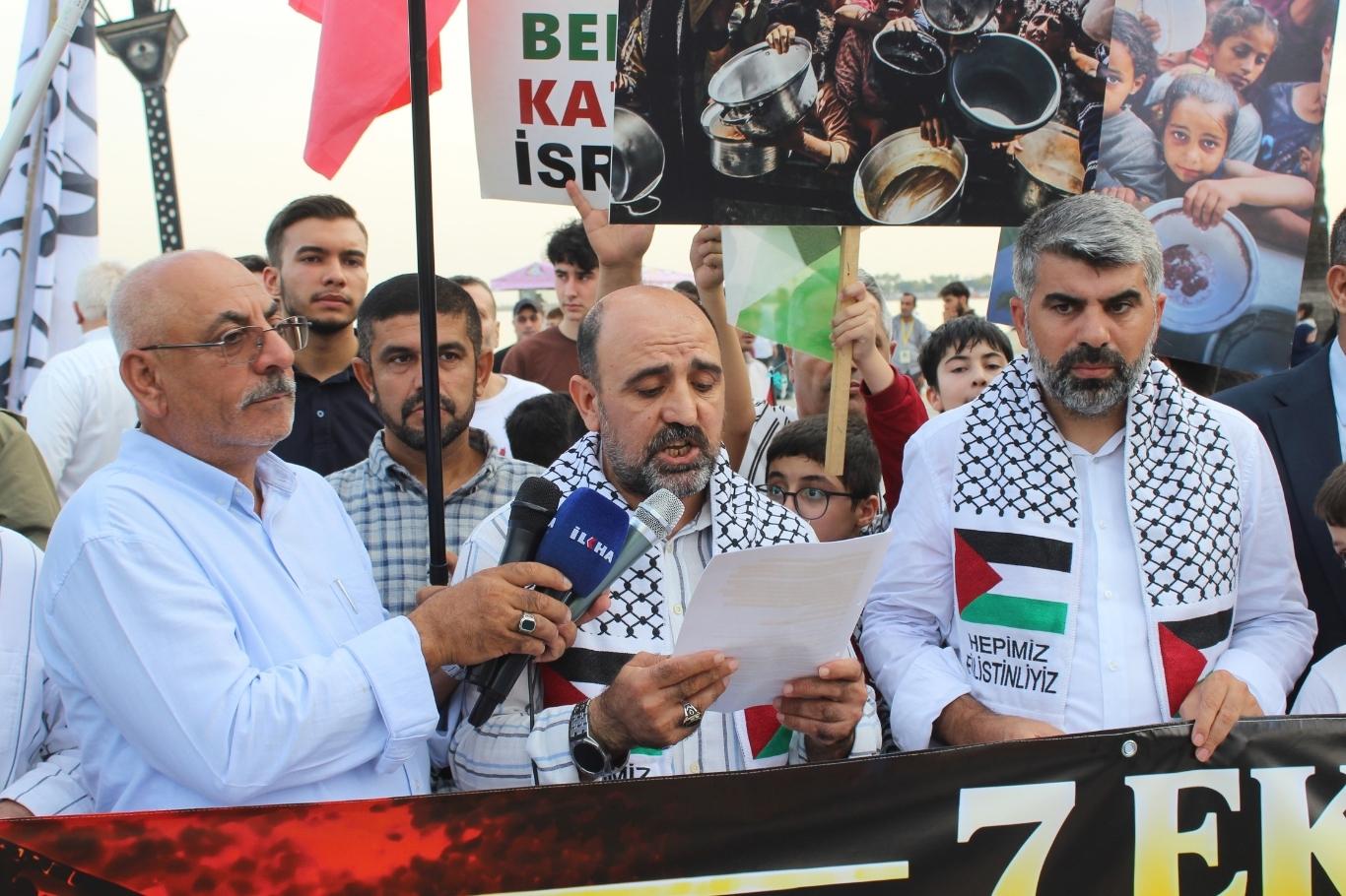 Mersin'de Aksa Tufanı'nın yıl dönümü dolayısıyla düzenlenen programda, HÜDA PAR Mersin Milletvekili Faruk Dinç Gazze'de yaşananlara dikkat çekti. Basın açıklamasında ise İslam ülkelerine siyonist rejime yaptırım uygulama çağrısı yapıldı.