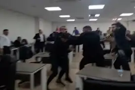 Silopi Belediyesinde meclis karıştı: Meclis üyesi ile başkan yardımcısı birbirine girdi