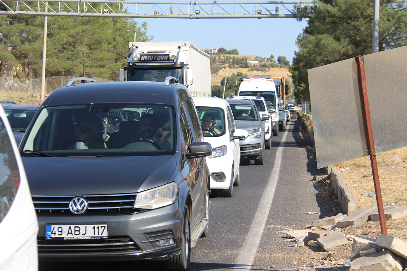 Diyarbakır’da yol çalışması çileye dönüştü