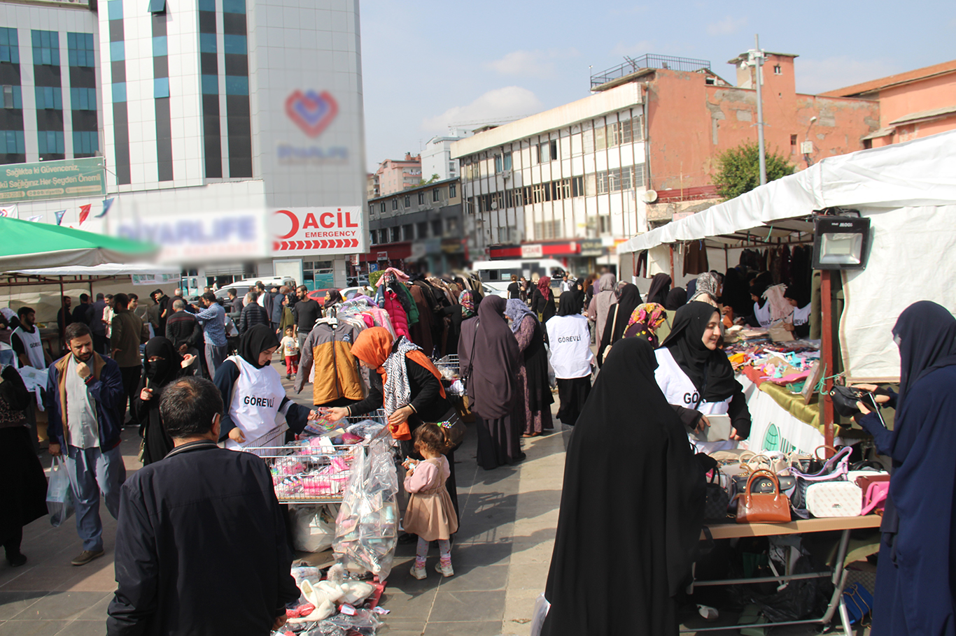 Kermesa Karwana Hêvîyê didome: Qezencên wê ew ê ji mihtacan re were xerckirin