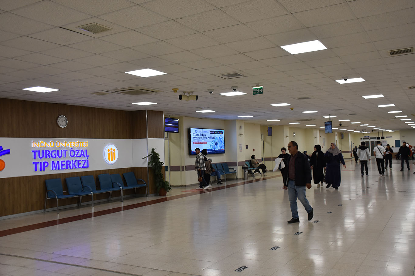 Turgut Özal Tıp Merkezi'nde "Ben Geldim" uygulaması ve robotik cerrahi adımları