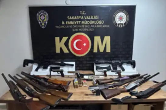 Sakarya'da silah ve uyuşturucu operasyonu: 6 gözaltı