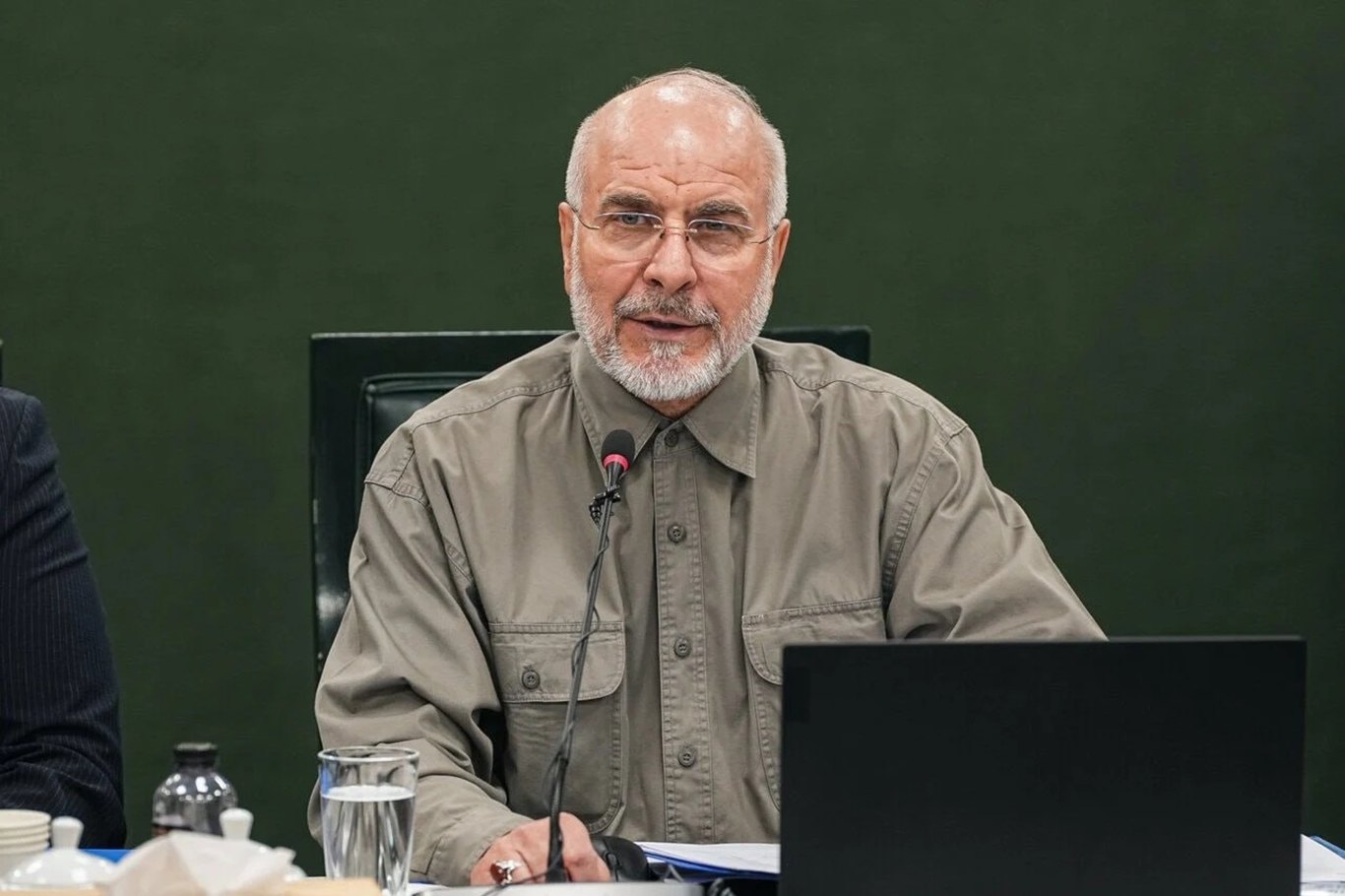 İran Meclis Başkanı Kalibaf: Hem savaşıyoruz hem müzakere ediyoruz