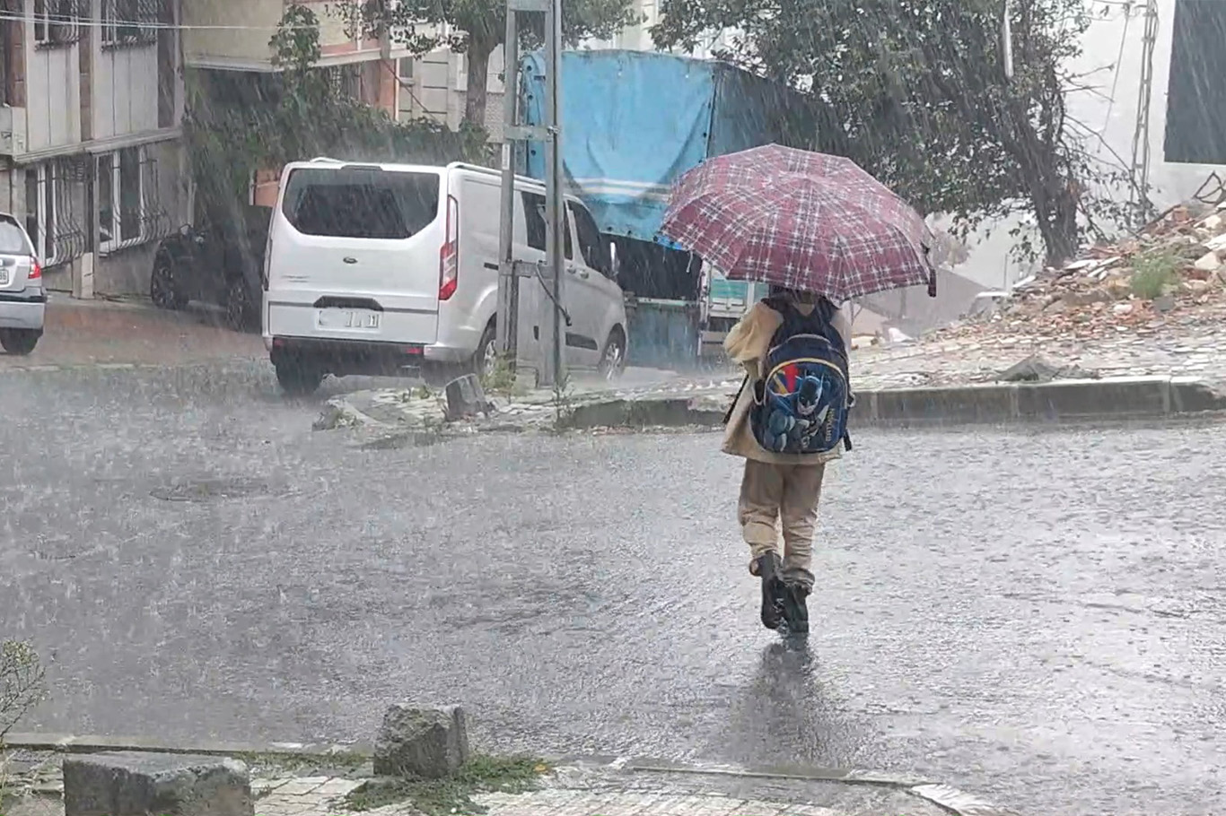 Düzce'de kuvvetli yağış nedeniyle eğitime bir gün ara verildi