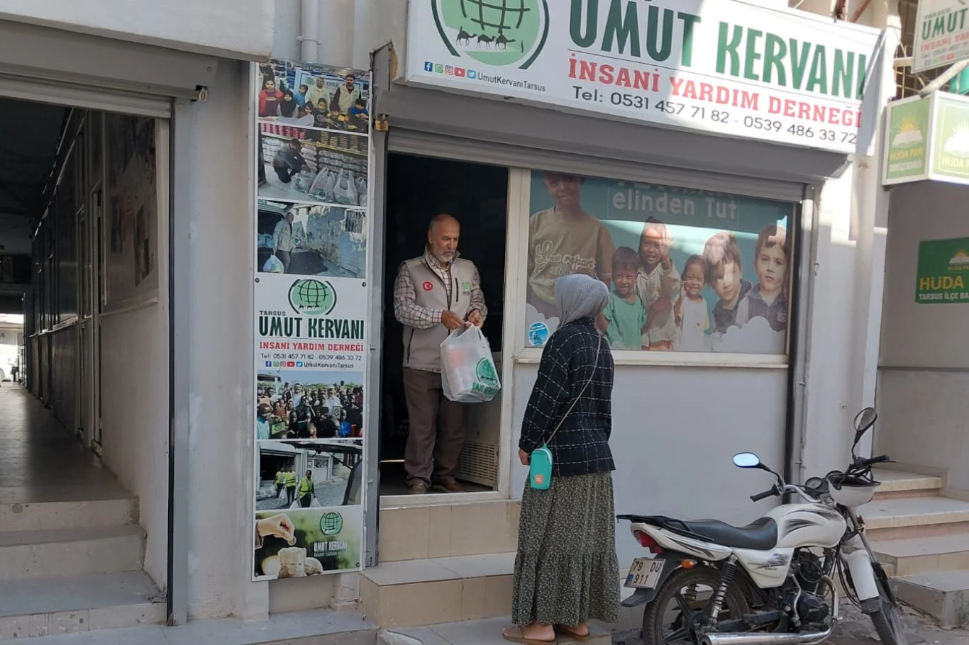 Tarsus Umut Kervanı'ndan kahvaltılık yardımı