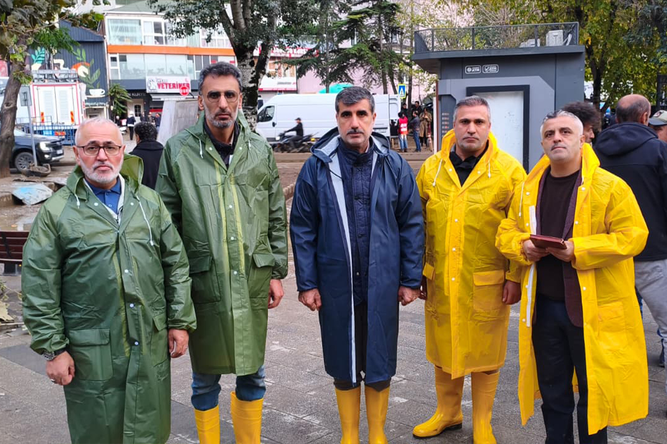 HÜDA PAR İstanbul İl Başkanlığı'ndan sel mağdurlarına ziyaret
