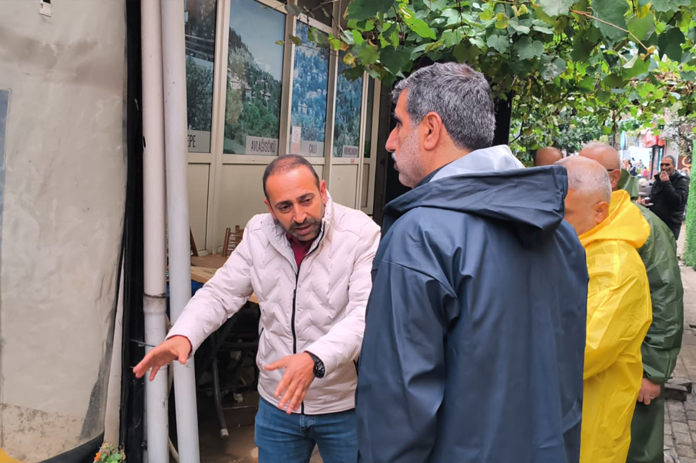 HÜDA PAR İstanbul İl Başkanlığı'ndan sel mağdurlarına ziyaret