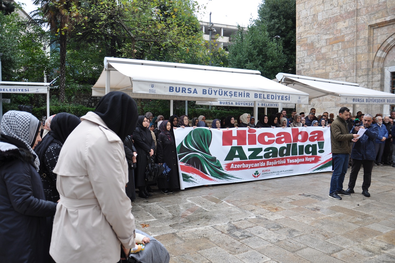 Azerbaycan’a başörtüsü çağrısı: Türkiye’nin yakın tarihinden ders çıkarın
