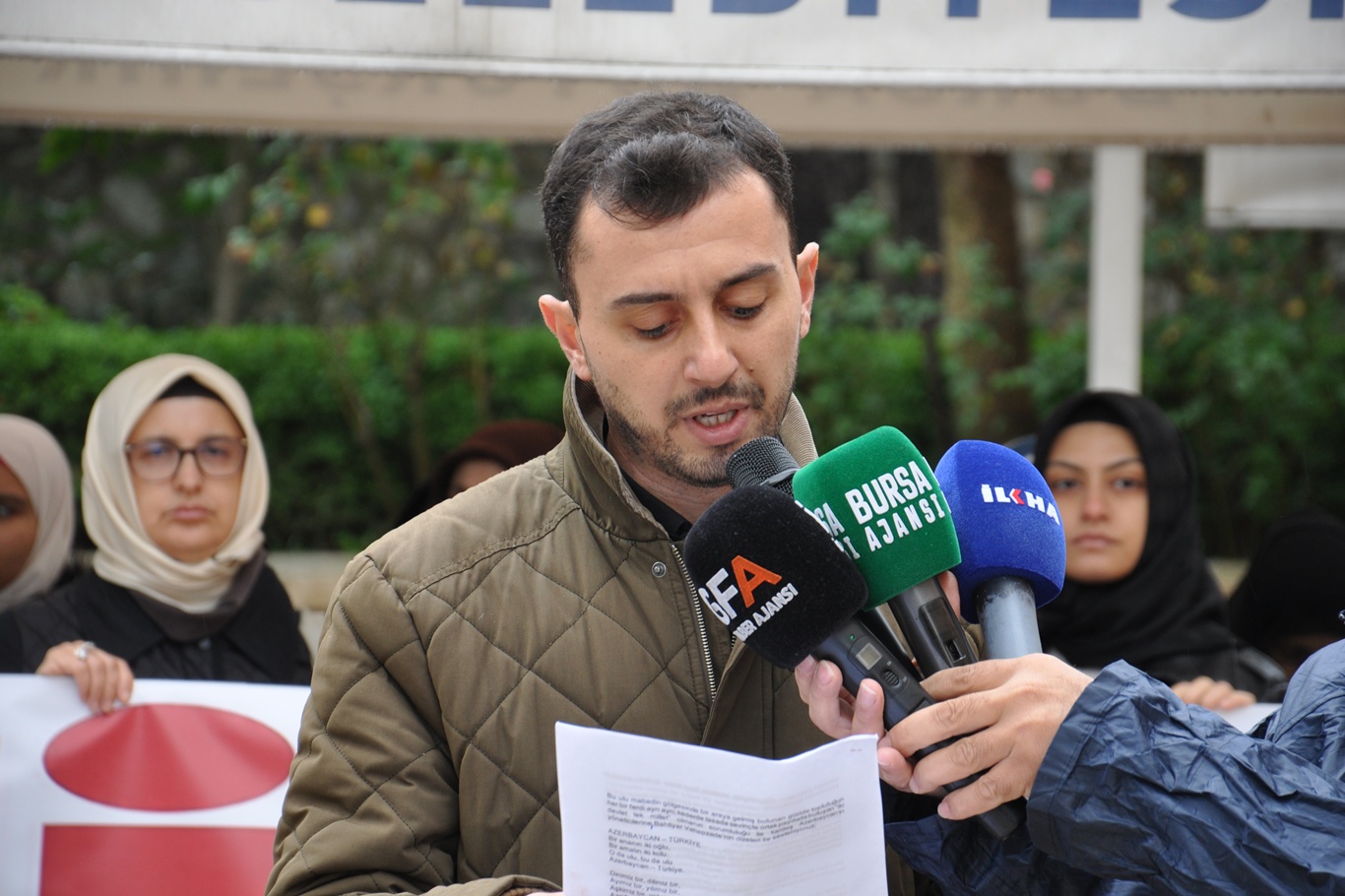 Azerbaycan’a başörtüsü çağrısı: Türkiye’nin yakın tarihinden ders çıkarın