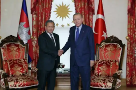 Erdoğan meets Cambodian Prime Minister in Istanbul