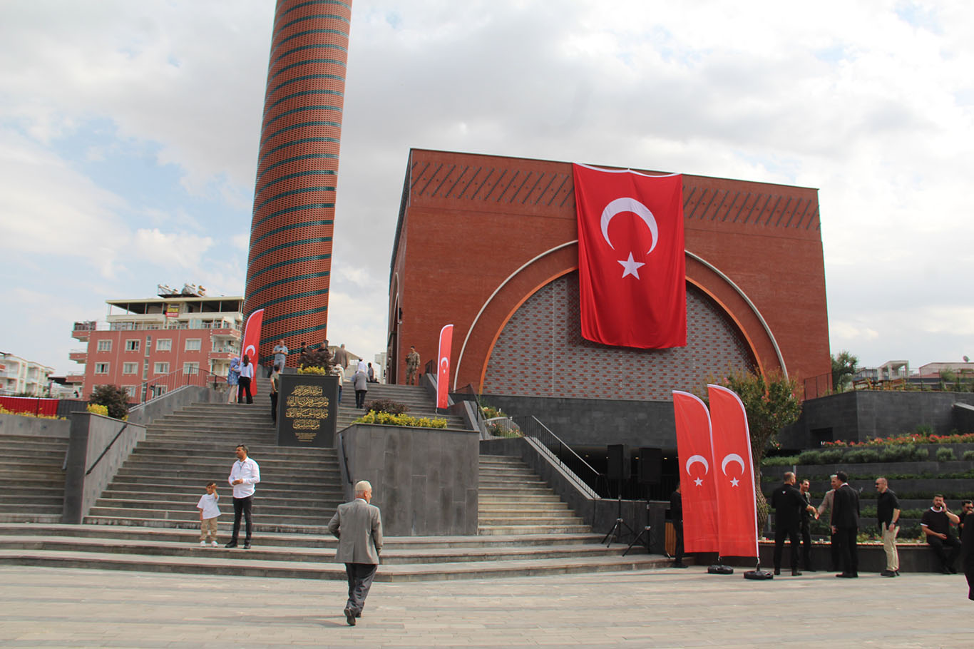 Batman'da Kardeşlik Camisi'nin açılışı Bakan Çiftçi'nin katılımıyla gerçekleştirildi