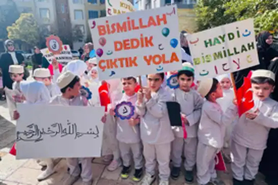 Malatya'da minik öğrenciler için Âmin Alayı ve Bed-i Besmele programı düzenlendi