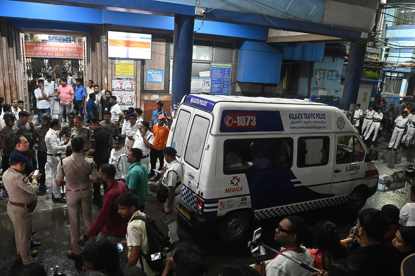 At least 17 killed in stampede at Hindu festival event in India