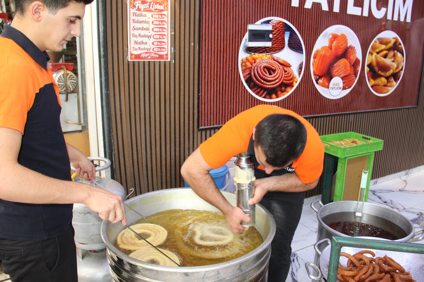 Havaların soğumasıyla tatlı sezonu hareketlendi