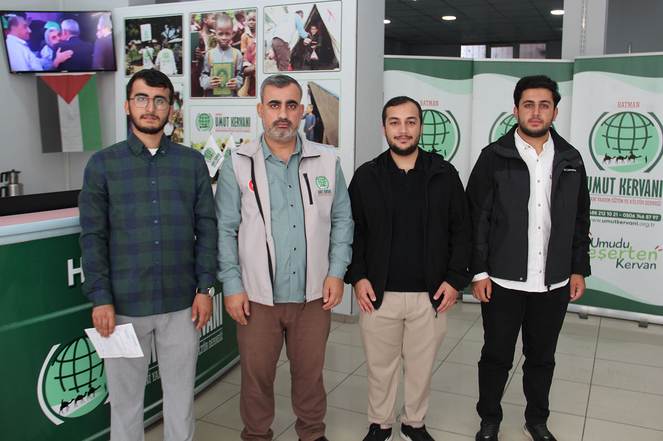 Üniversite öğrencileri kermes gelirini Gazze'ye bağışladı