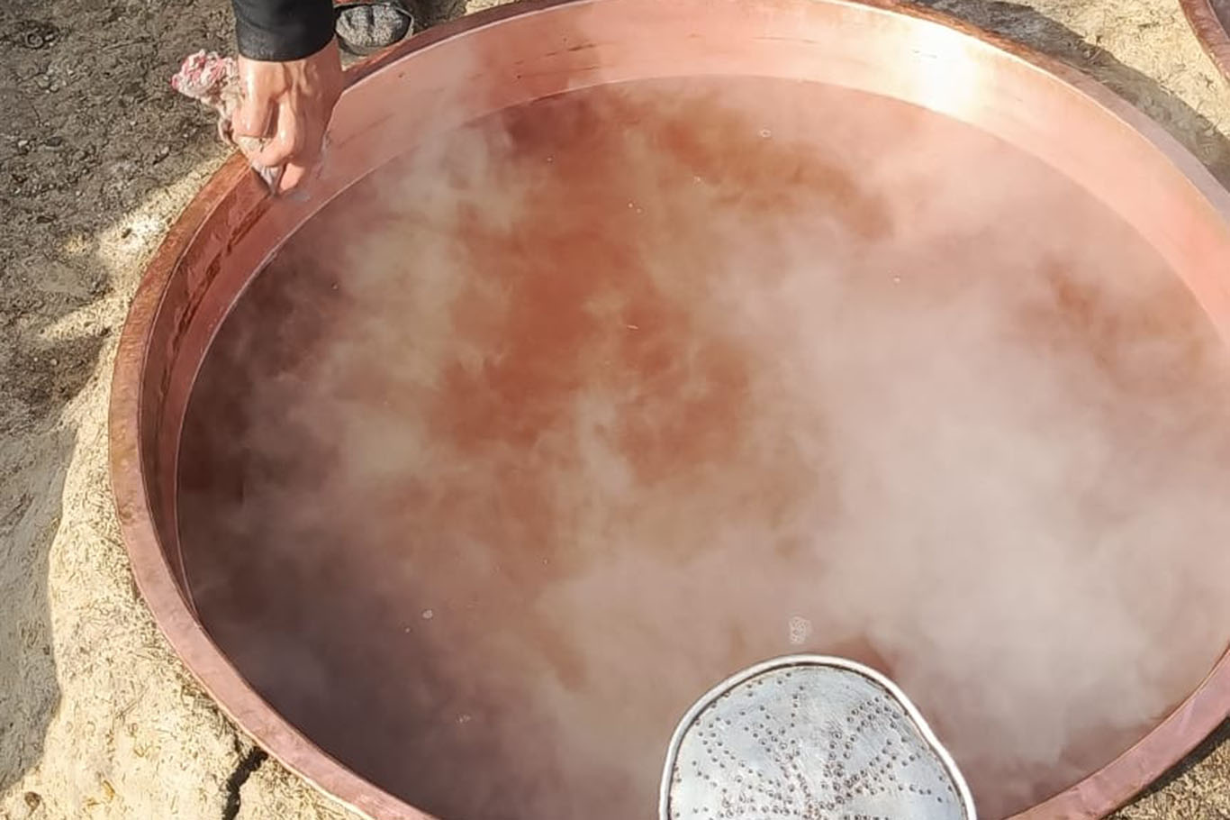 Üzümden pekmez, pestil ve cevizli sucuk yapılıyor