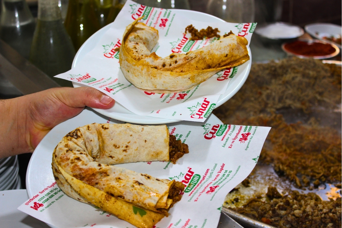 Mersin'in yöresel lezzeti tantuni, ustalıkla sofralara taşınıyor