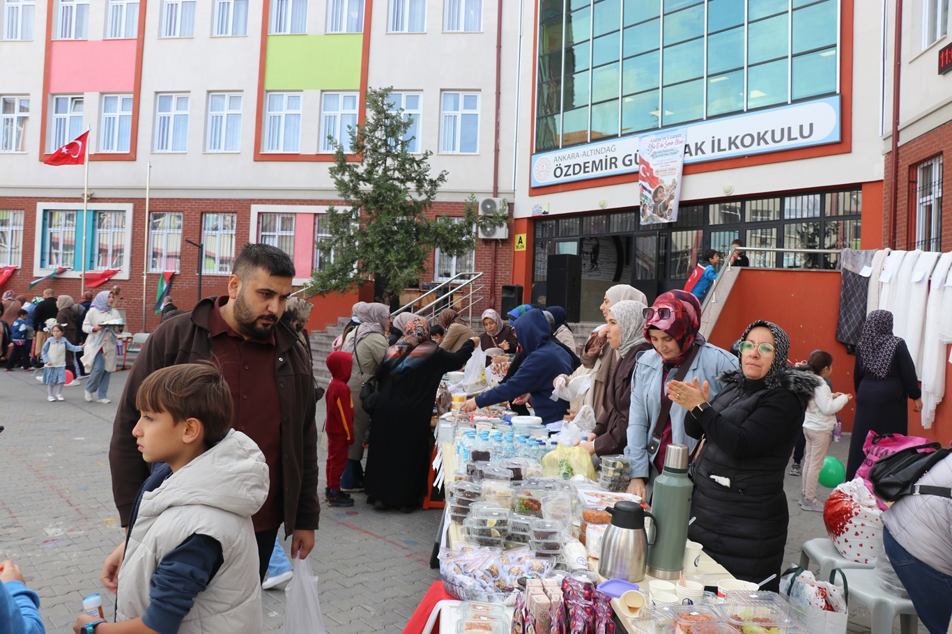 İlkokul öğrencileri Gazze için seferber oldu