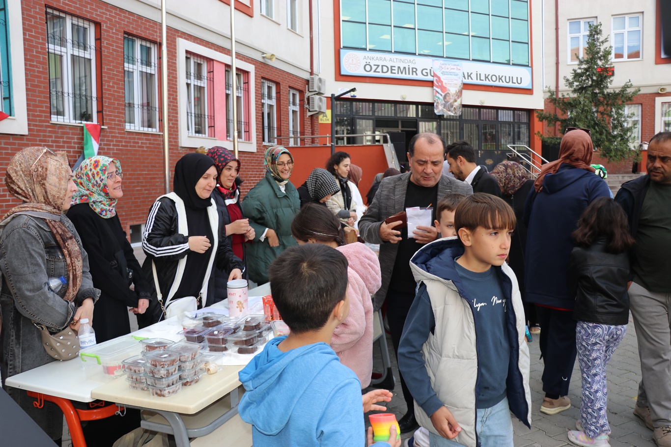 İlkokul öğrencileri Gazze için seferber oldu