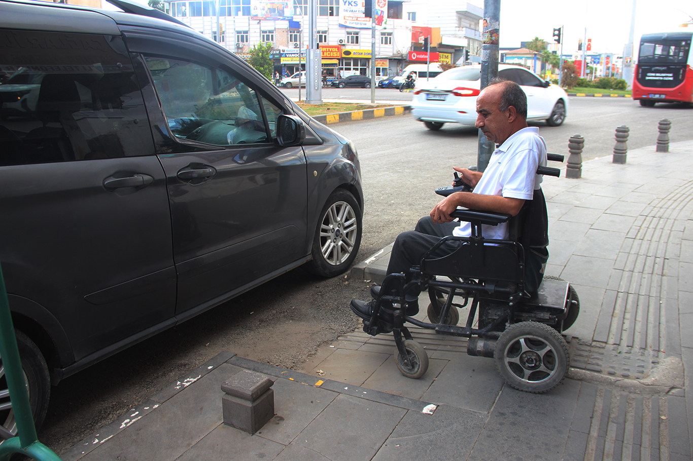 ENGELLİLER: BİZE ENGEL OLMASALAR, ENGELİMİZ ENGEL DEĞİLDİR 