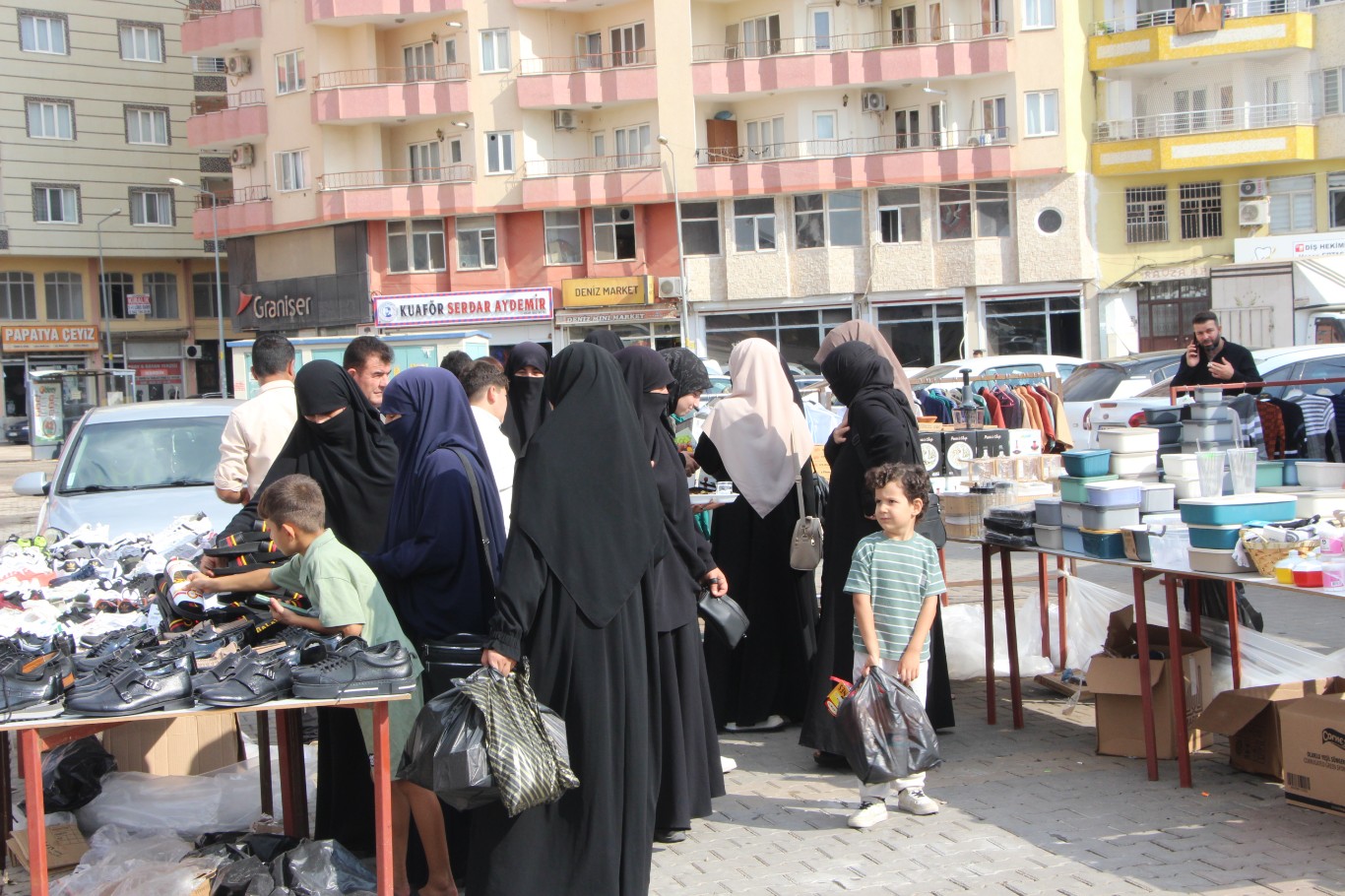 Umut Kervanı Kızıltepe’den ihtiyaç sahiplerine yönelik kermes
