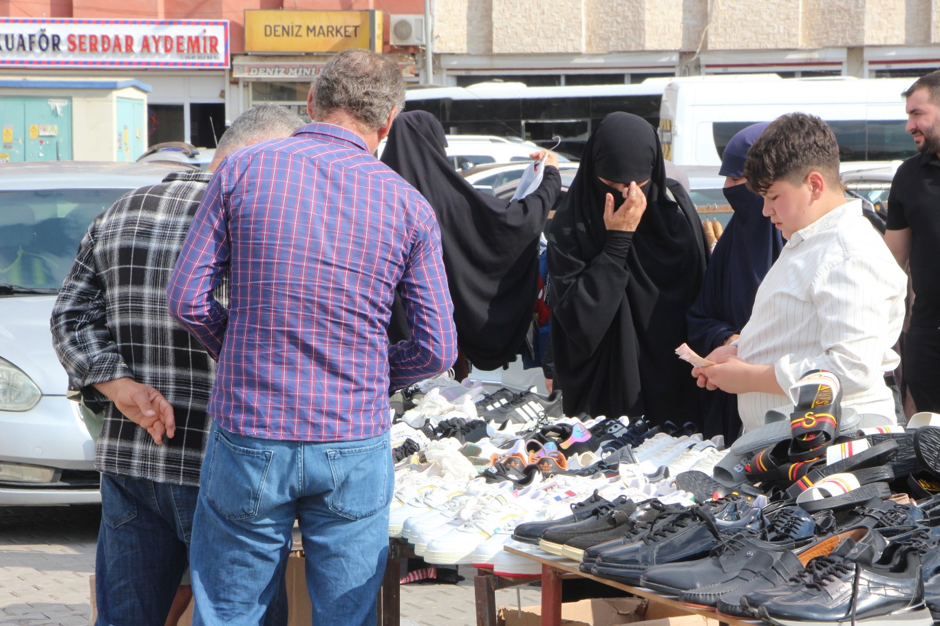 Umut Kervanı Kızıltepe’den ihtiyaç sahiplerine yönelik kermes