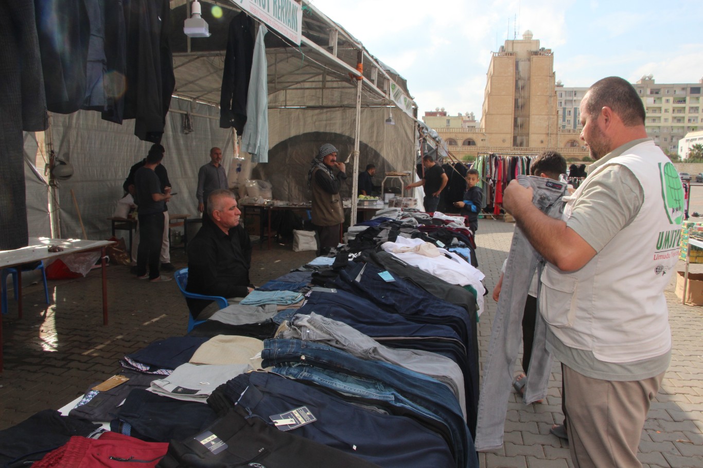 Umut Kervanı Kızıltepe’den ihtiyaç sahiplerine yönelik kermes