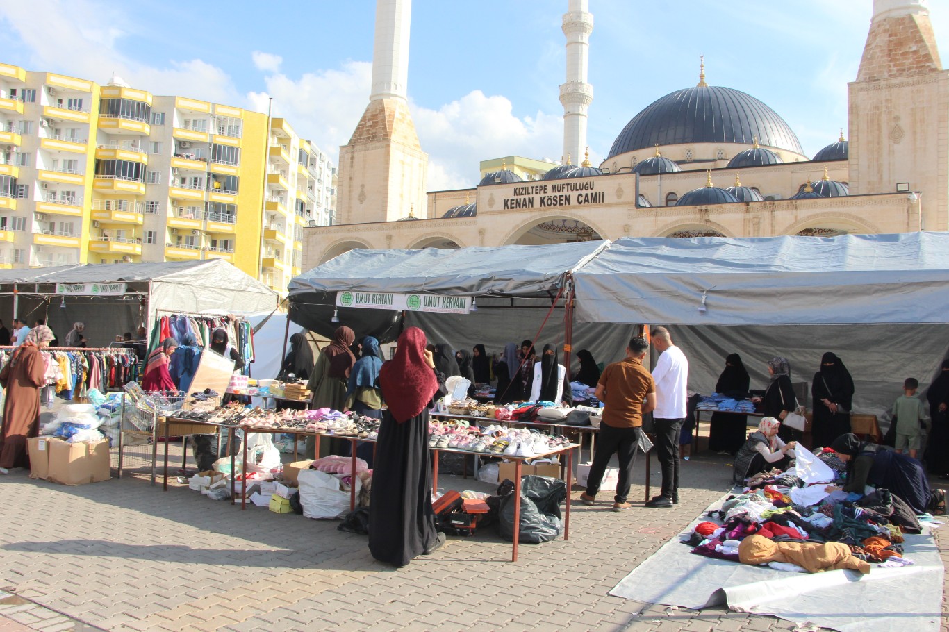 Umut Kervanı Kızıltepe’den ihtiyaç sahiplerine yönelik kermes