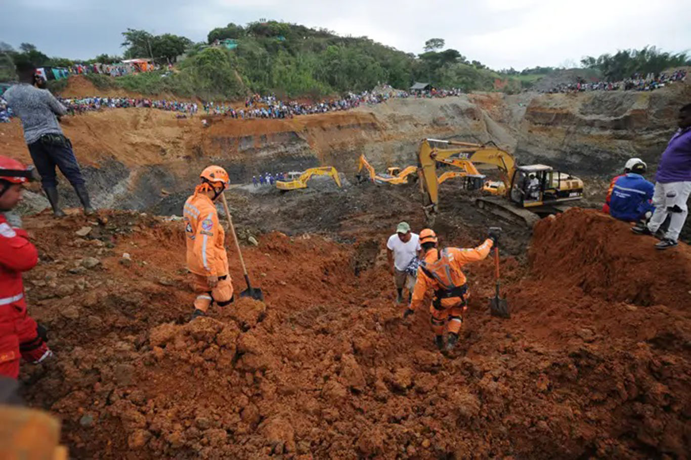 14 killed, 7 injured in gold mine collapse in Colombia
