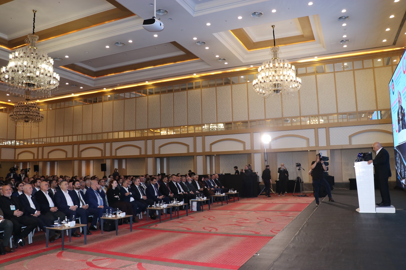 HAK-İŞ, çalışma hayatının gelecek 50 yılını masaya yatırdı