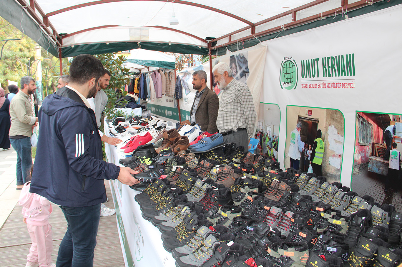 Batman'da "Muhtaçlara umut ol" kermesi açıldı