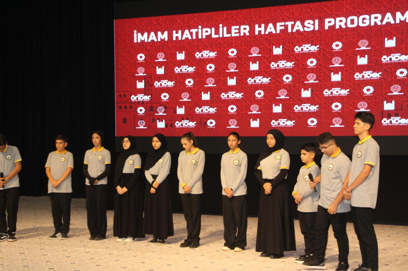 "İmam Hatip ruhu, bilgi ile ahlakı, akıl ile vicdanı, ilim ile irfanı buluşturma idealidir"