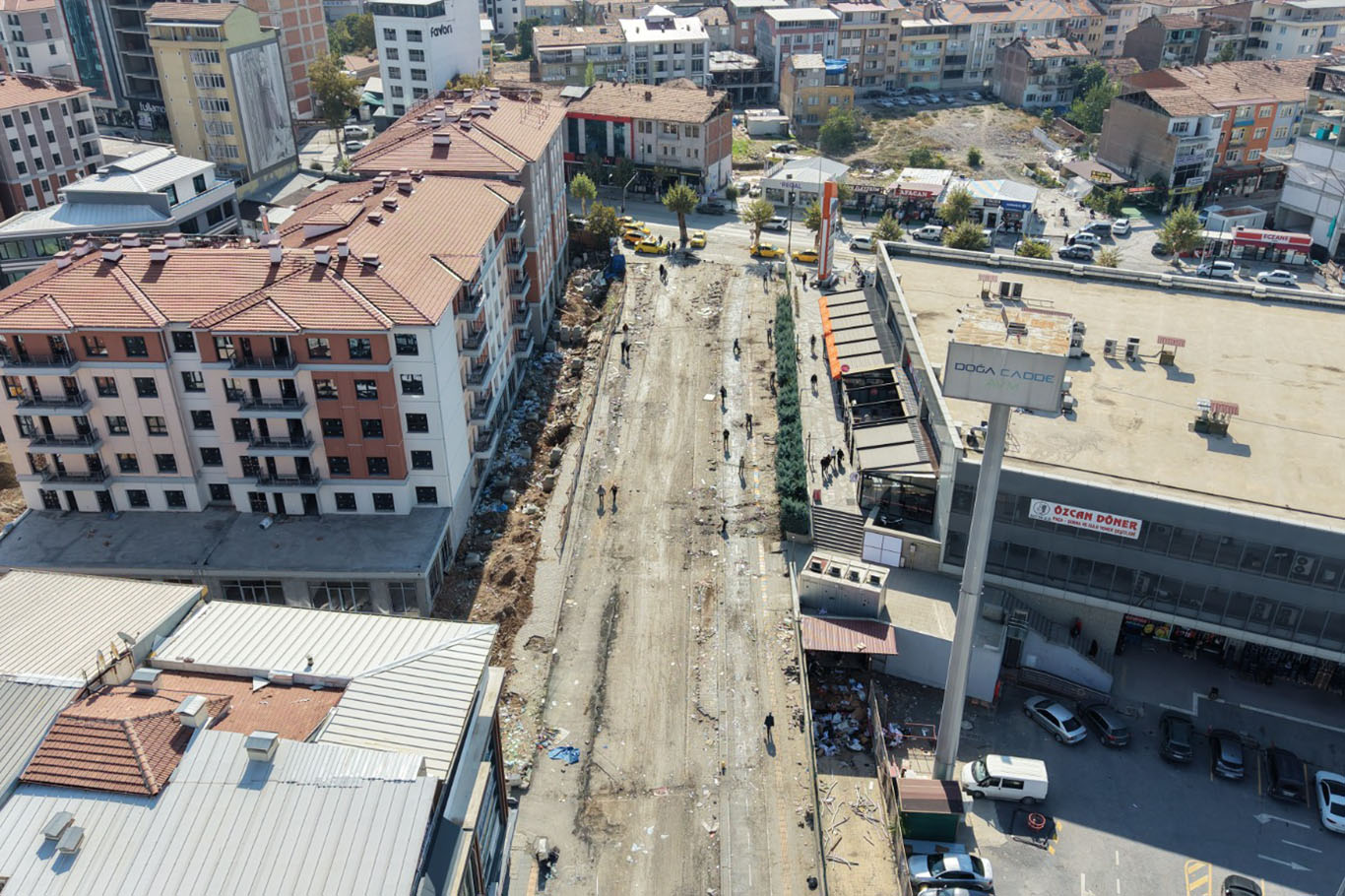 Battalgazi Belediyesi konteynerlerin kaldırıldığı alanlarda temizliği sürdürüyor