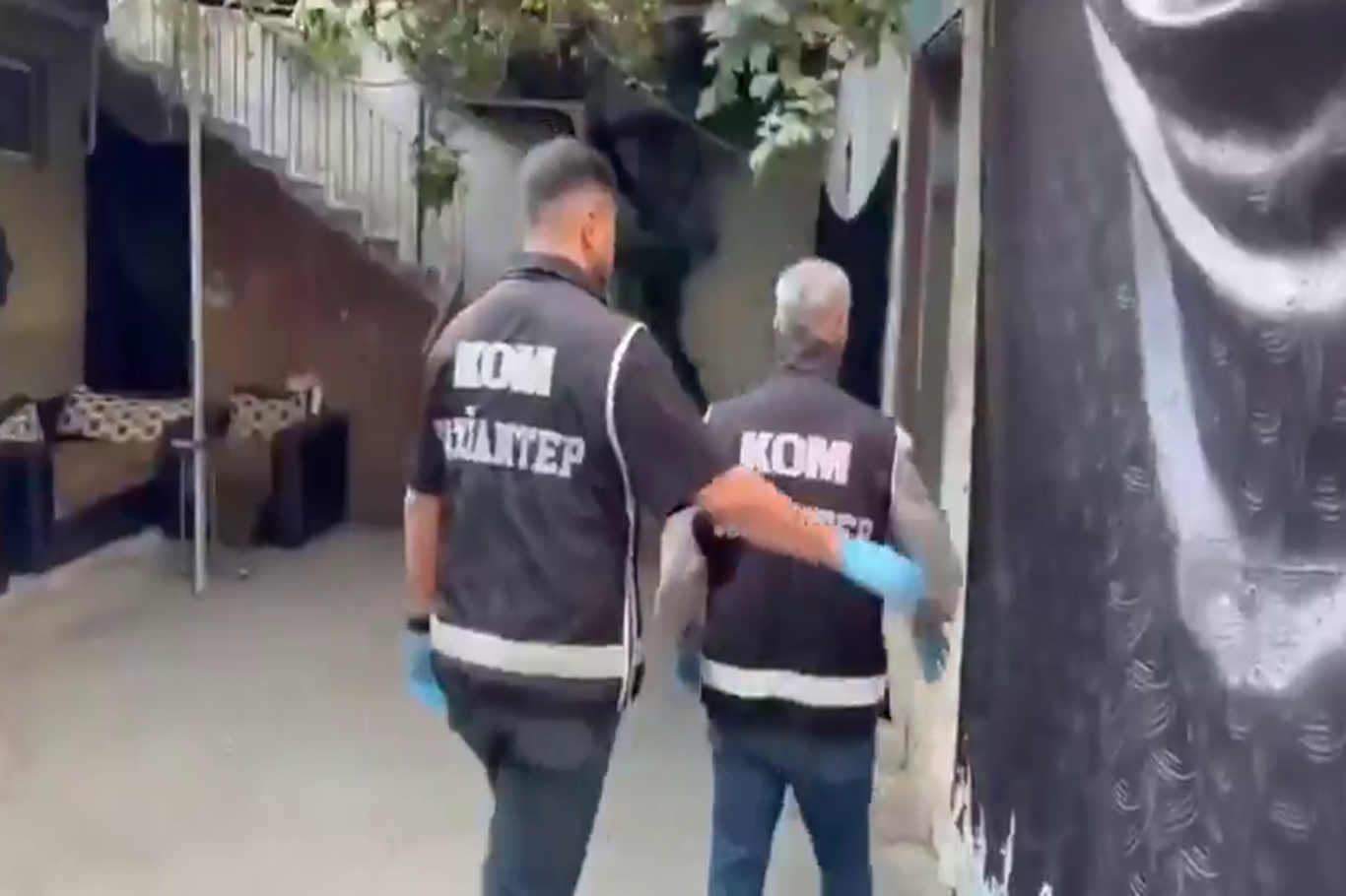 Gaziantep'te ruhsatsız faaliyet gösteren iş yerine baskın: 3 gözaltı