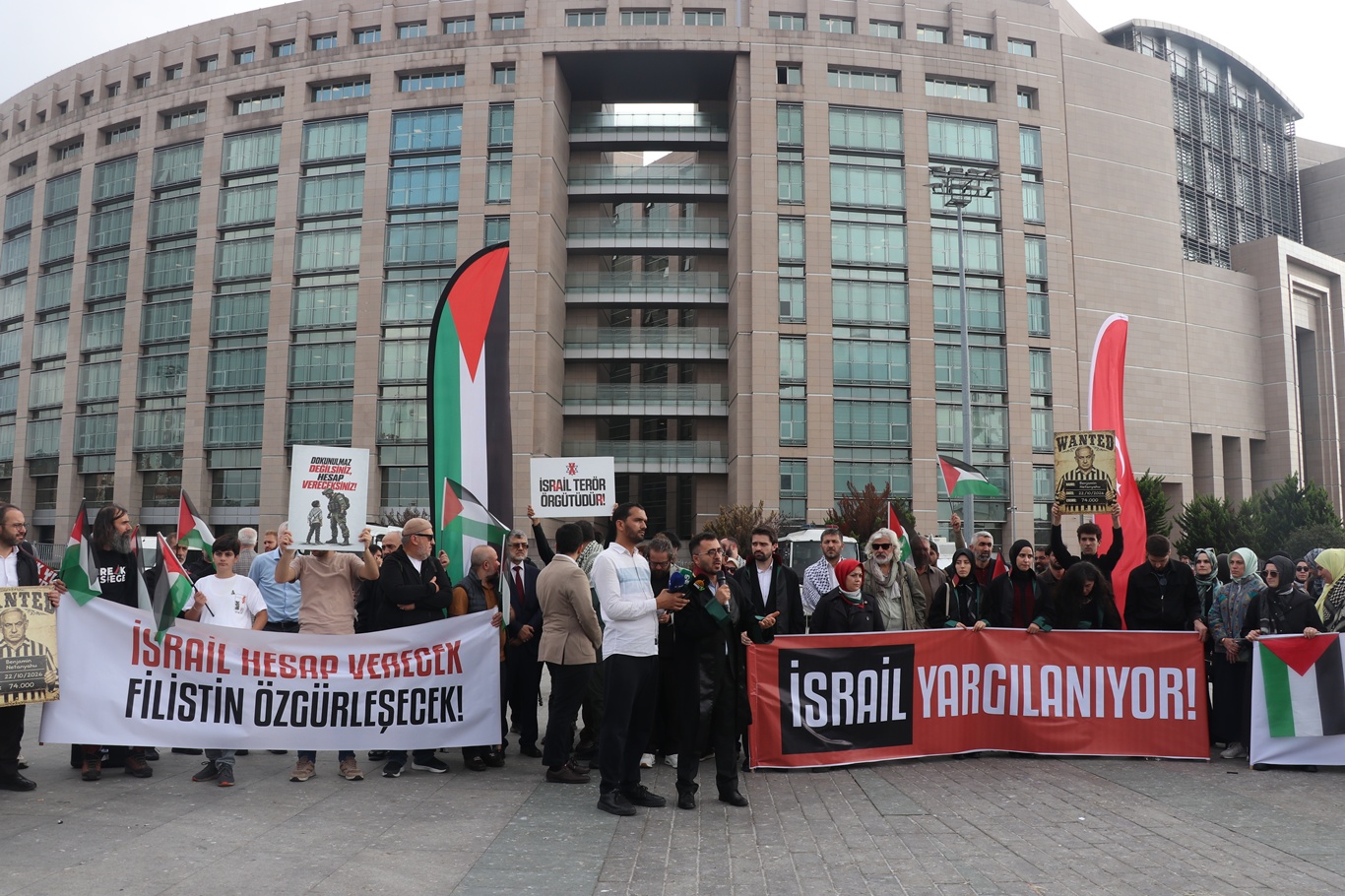 İşgal rejimine karşı açılan davalar İstanbul'da görülmeye başlandı