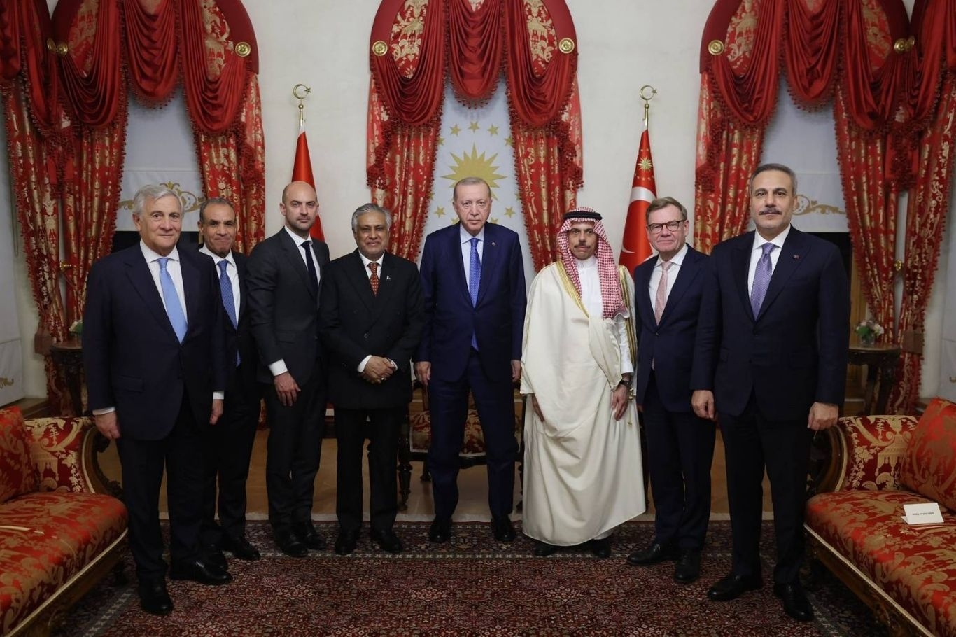 Erdoğan receives foreign ministers attending R4+E3 meeting in Istanbul