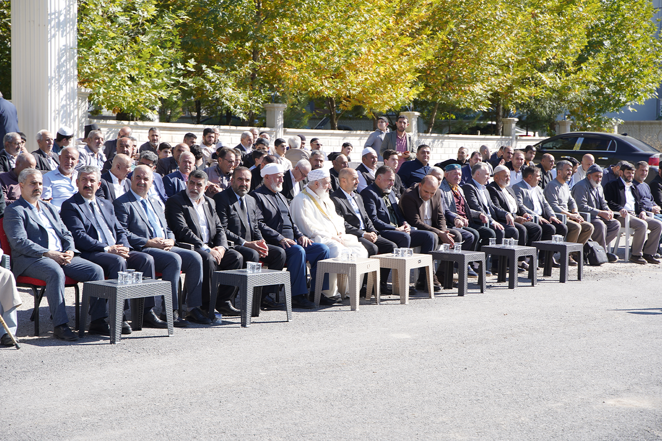Karakoçan Peygamber Sevdalıları Eğitim ve Gençlik Merkezi görkemli törenle açıldı