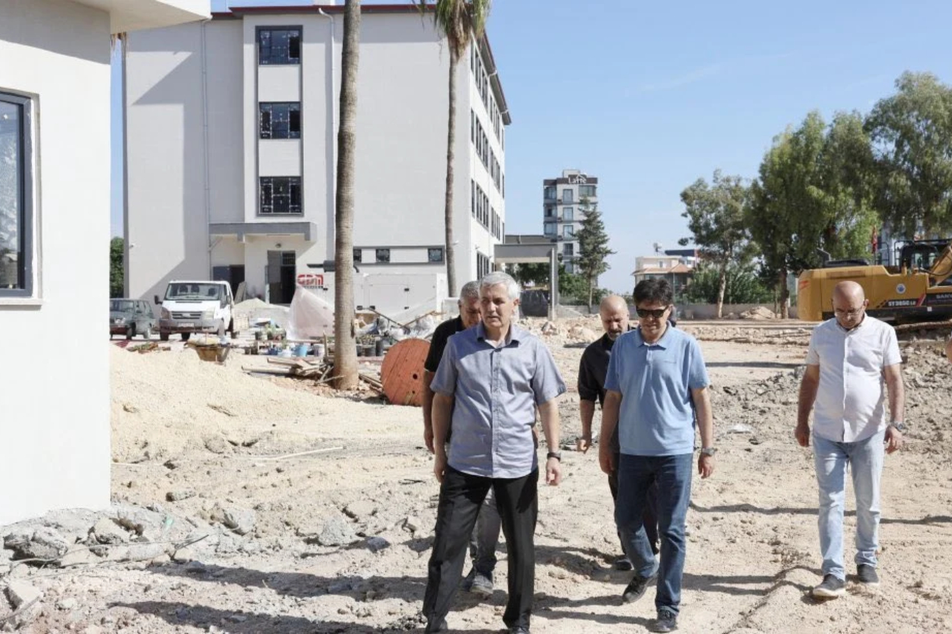 Mersin'de okul ve spor salonu inşaatları incelendi