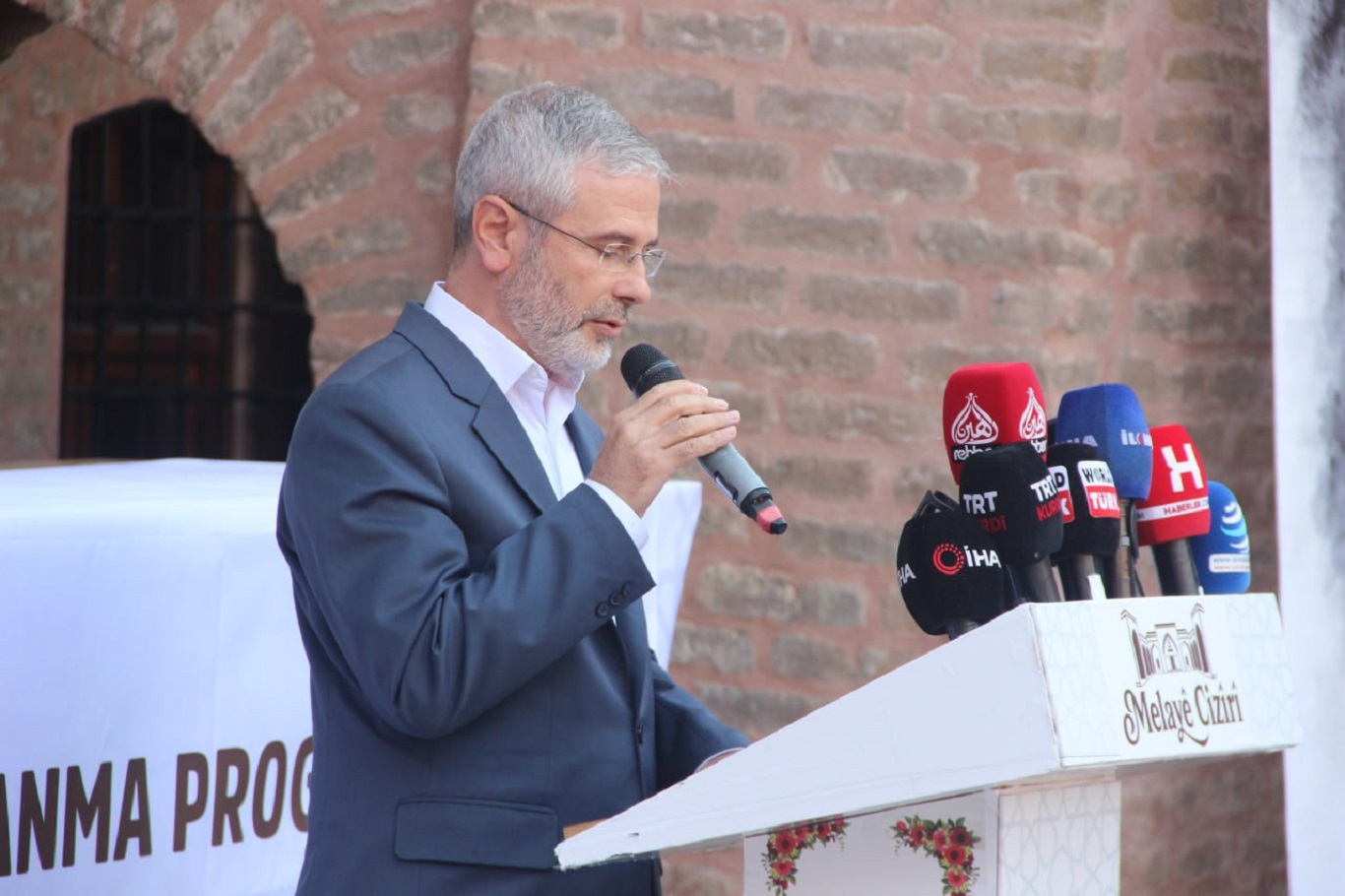 "Kürtlerin, dile ve toplumsal barışı sağlayacak bir düşünceye ihtiyacı var"