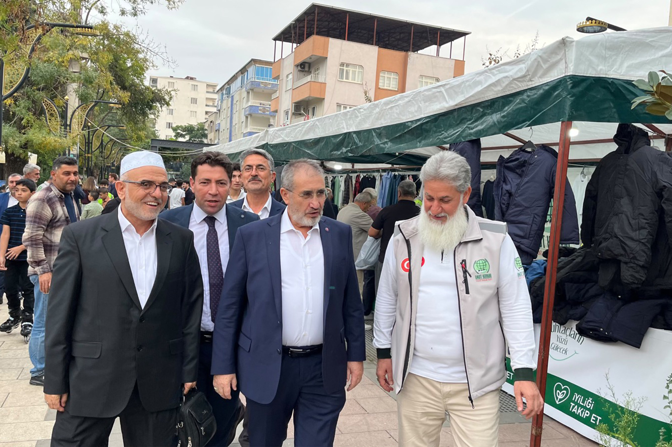 Diyanet-Sen yöneticilerinden Umut Kervanı kermesine ziyaret
