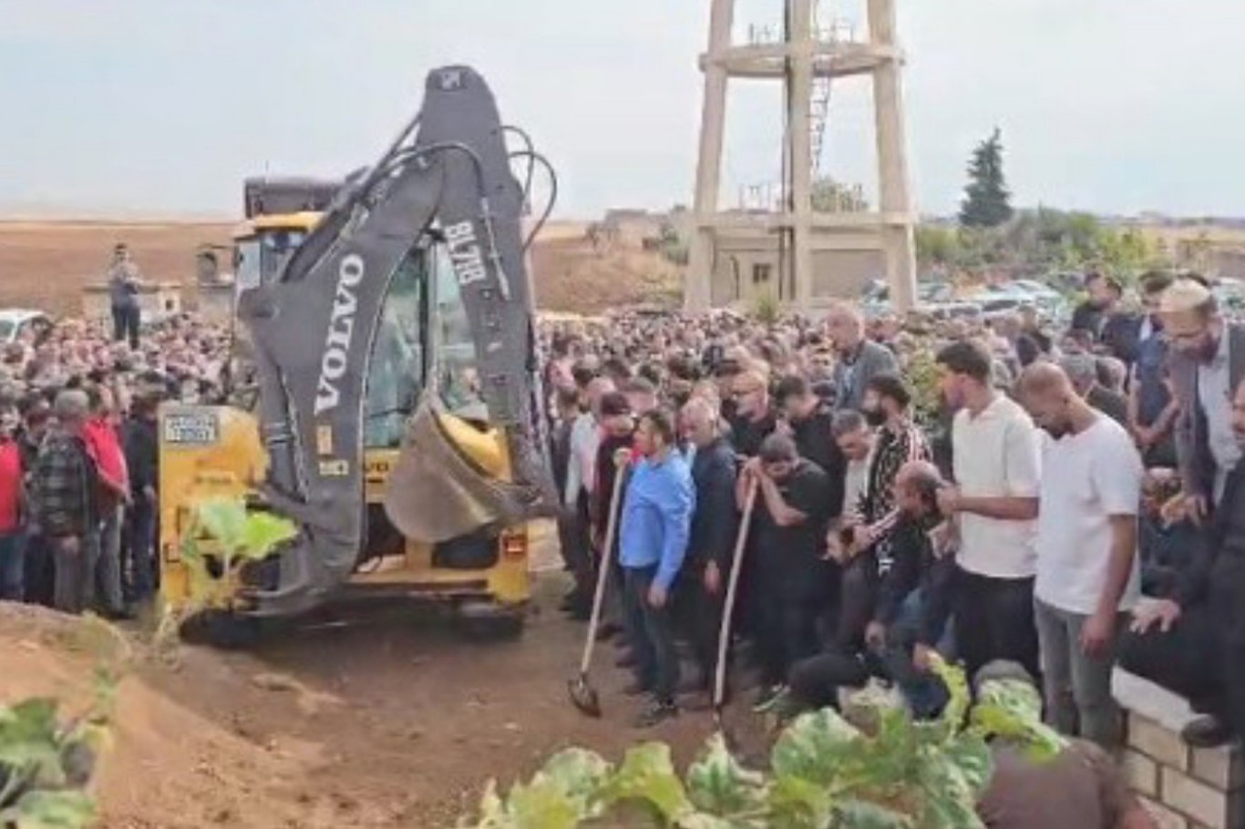 Mardin’deki feci kazada hayatını kaybeden 6 kişi yan yana toprağa verildi