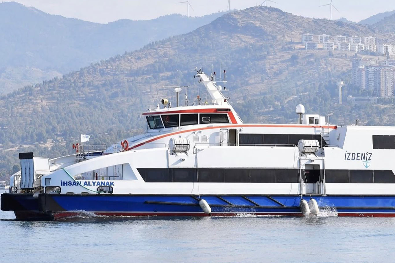 İzmir’de 29 Ekim’de toplu ulaşım ücretleri bir kuruş olacak