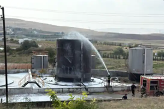 Petrol sahasında çıkan yangın söndürüldü