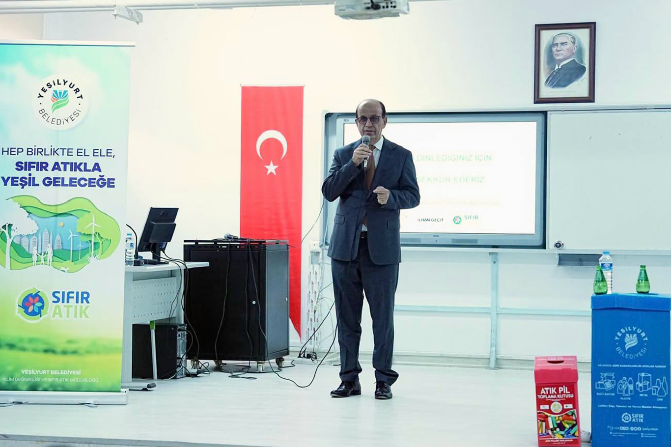 Yeşilyurt Belediye Başkanı Prof. Dr. İlhan Geçit