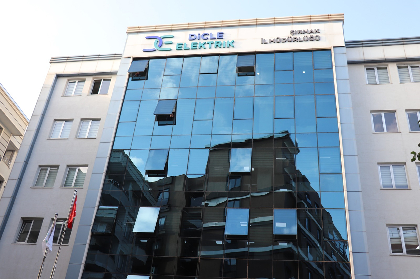 Şırnak Kumçatı'da elektrik kesintilerine tepki: STK’lardan basın açıklaması